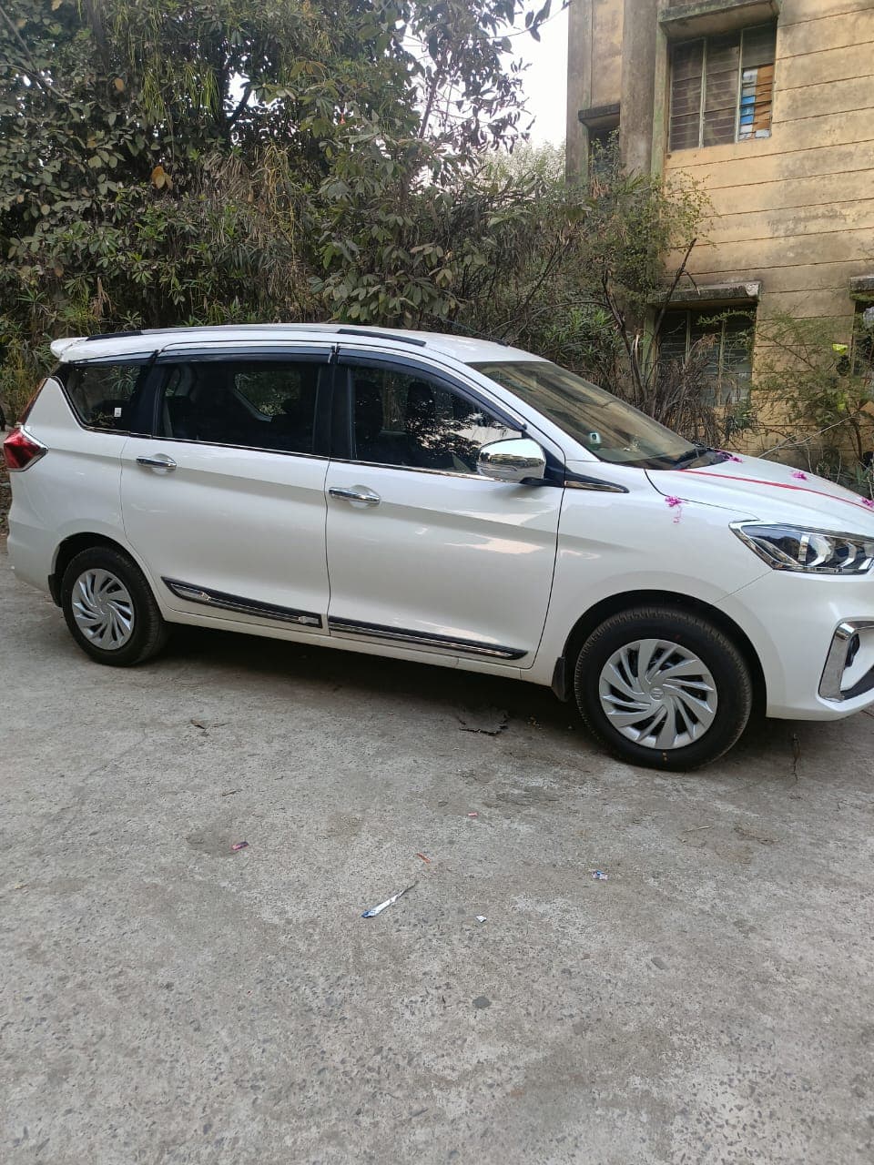 Maruti Ertiga — side view